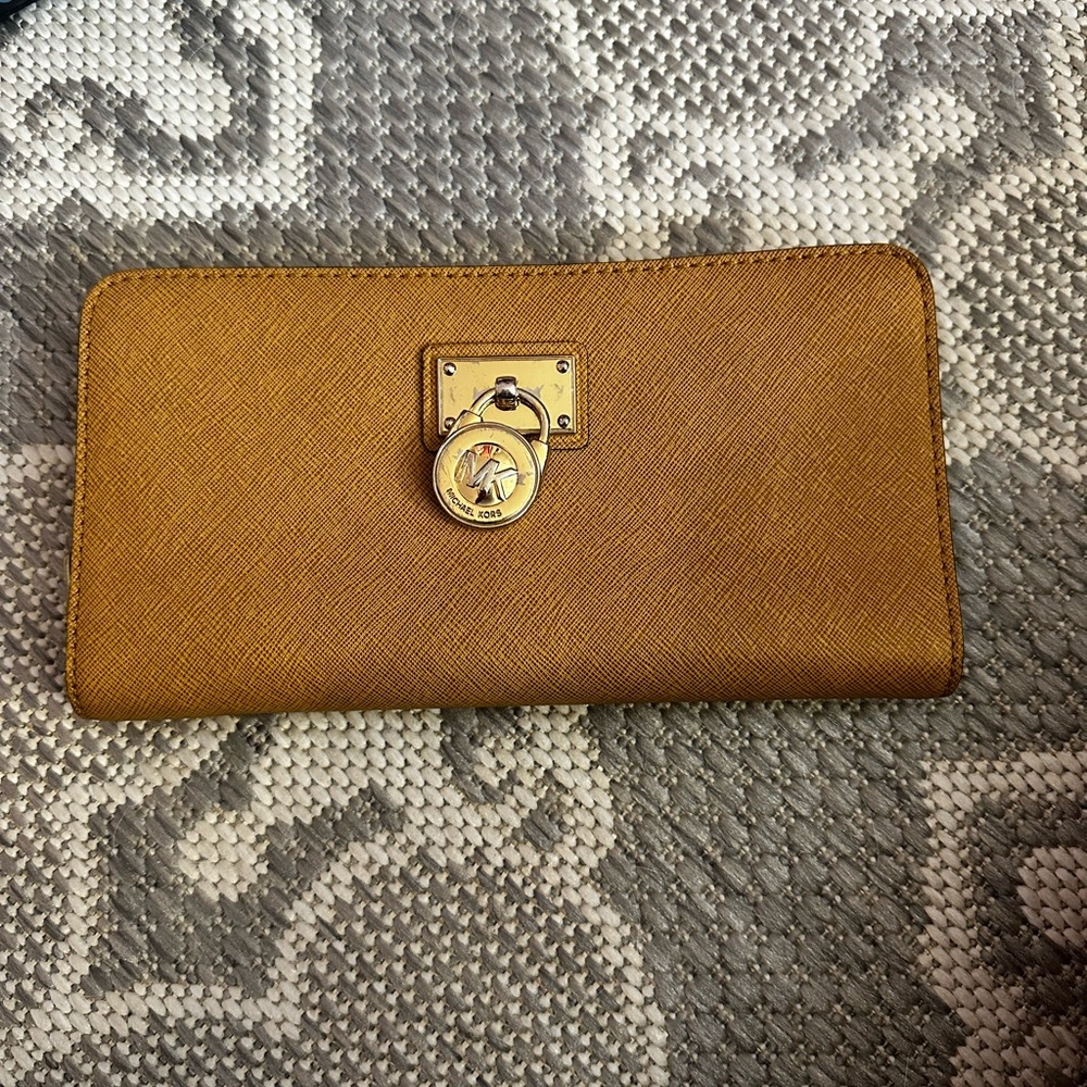 Michael Kors Hamilton Wallet